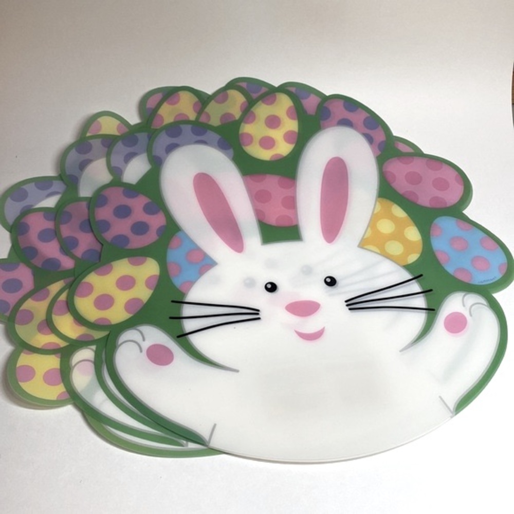 5 set Easter placemats NWT! Plastic placements Easter Bunny and eggs deaign